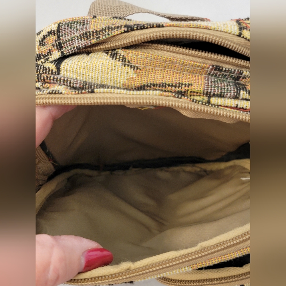 Karriage-Mate Wildlife/Safari Patterned Crossbody Bag - Picture 9 of 12